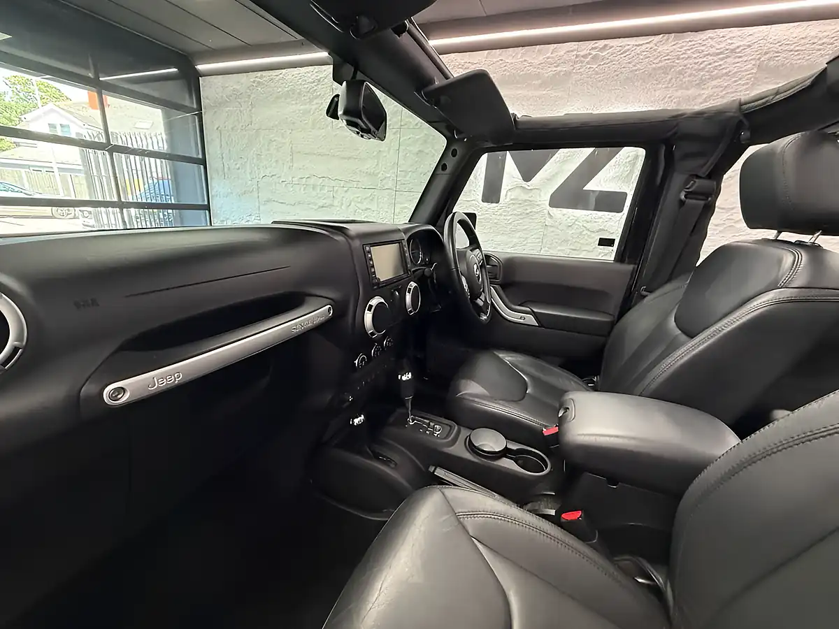 Used 2015 Jeep Wrangler Overland Black - Interior and Exterior details 15