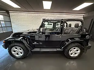 Used 2015 Jeep Wrangler Overland Black - Interior and Exterior details 16
