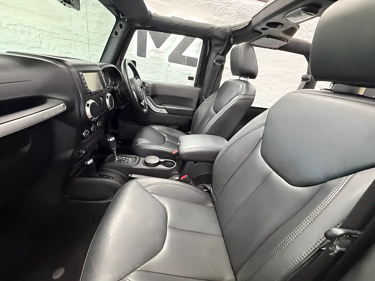 Used 2015 Jeep Wrangler Overland Black - Interior and Exterior details 3
