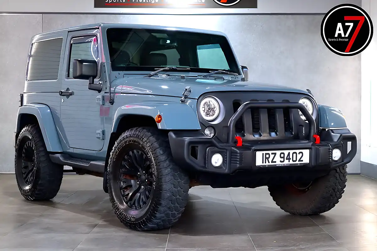 Used 2015 Jeep Wrangler Overland Grey - Front View