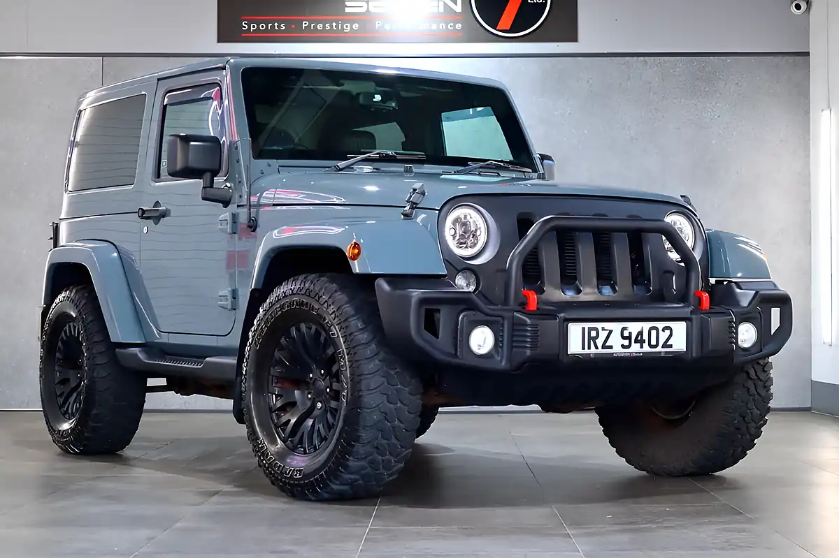 Used 2015 Jeep Wrangler Overland Grey - Interior and Exterior details 4