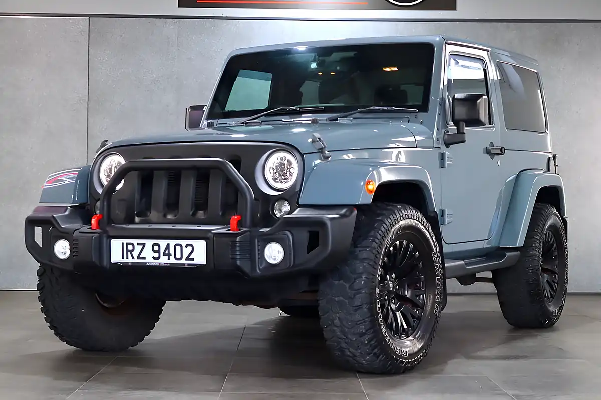 Used 2015 Jeep Wrangler Overland Grey - Interior and Exterior details 9