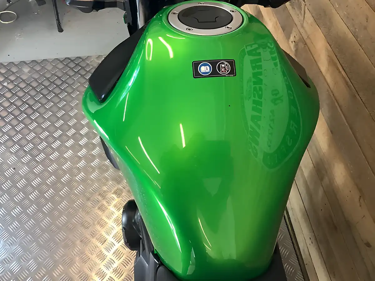 Used 2015 Kawasaki ER-6N Green - Interior and Exterior details 10