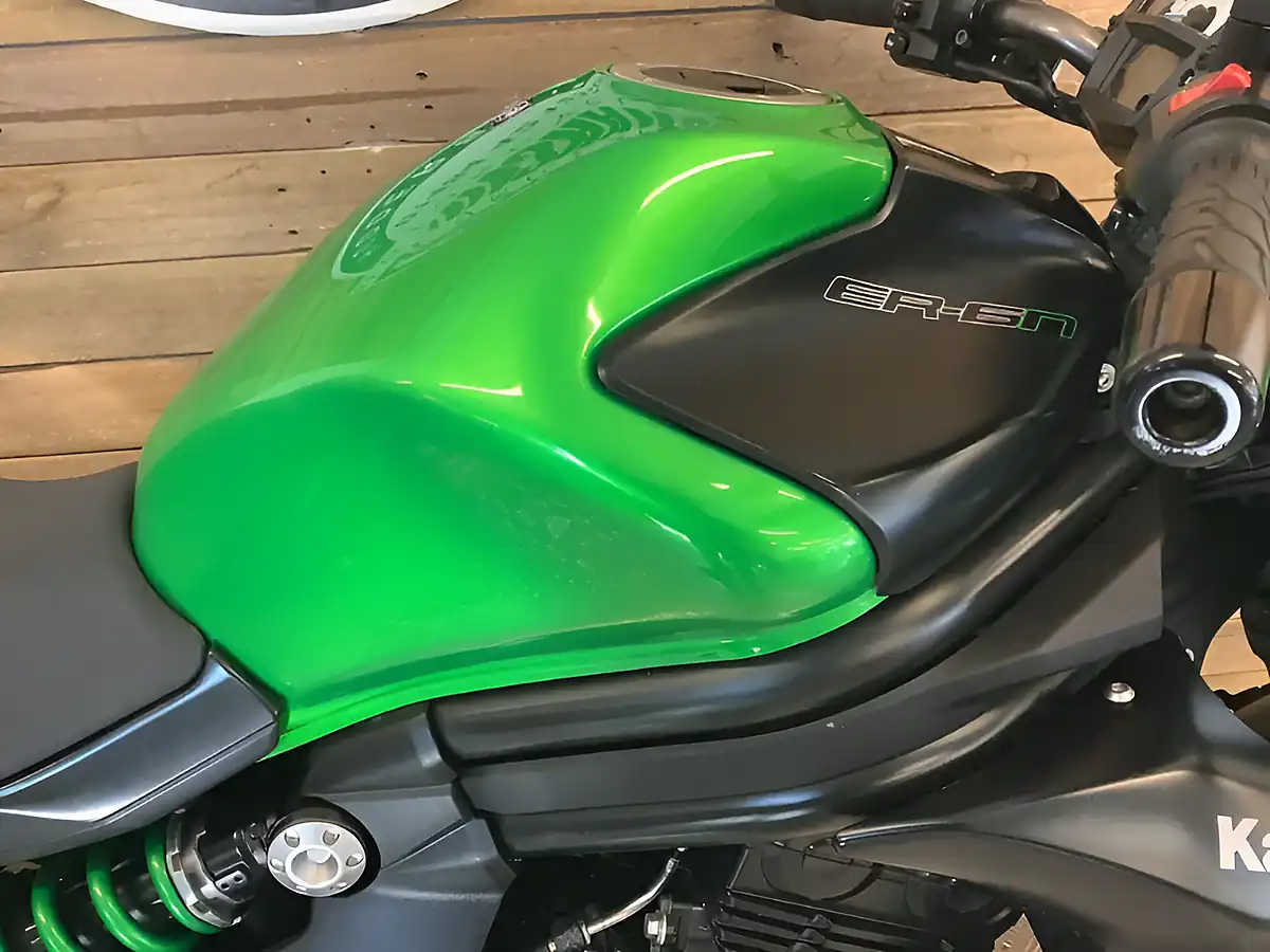 Used 2015 Kawasaki ER-6N Green - Interior and Exterior details 13