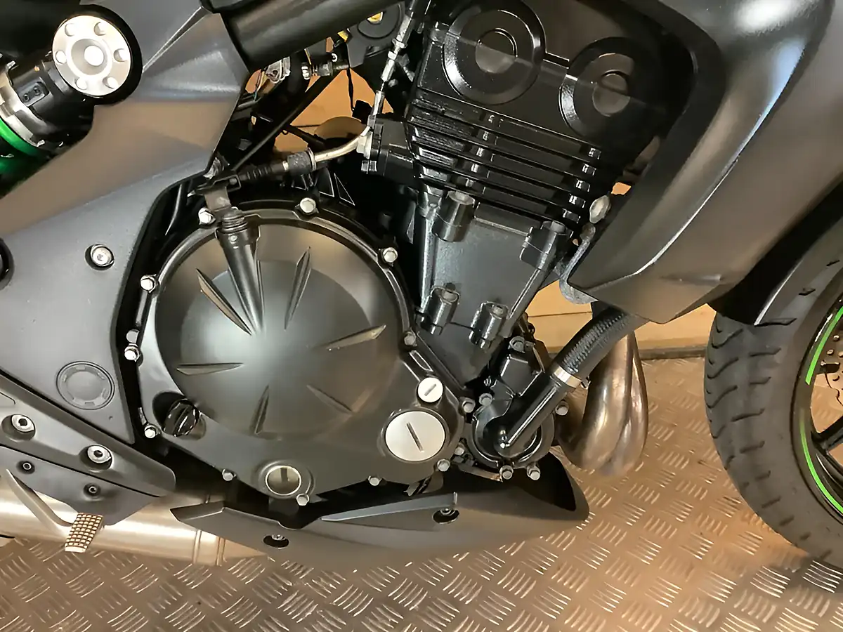 Used 2015 Kawasaki ER-6N Green - Interior and Exterior details 18
