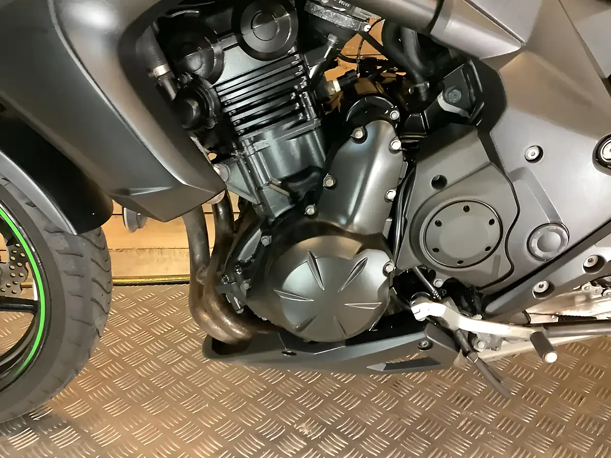 Used 2015 Kawasaki ER-6N Green - Interior and Exterior details 20