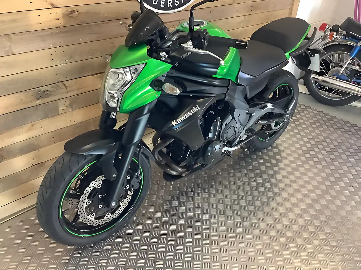 Used 2015 Kawasaki ER-6N Green - Interior and Exterior details 3