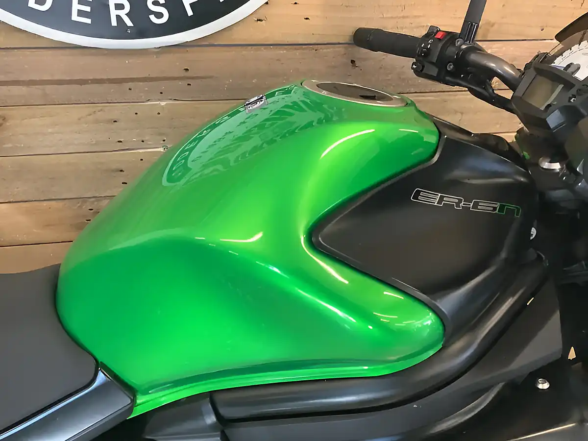 Used 2015 Kawasaki ER-6N Green - Interior and Exterior details 8