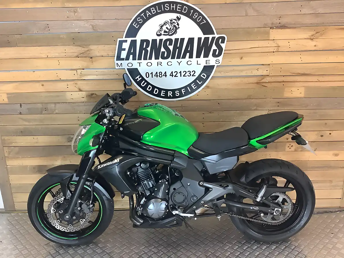 Used 2015 Kawasaki ER-6N Green - Interior and Exterior details 2