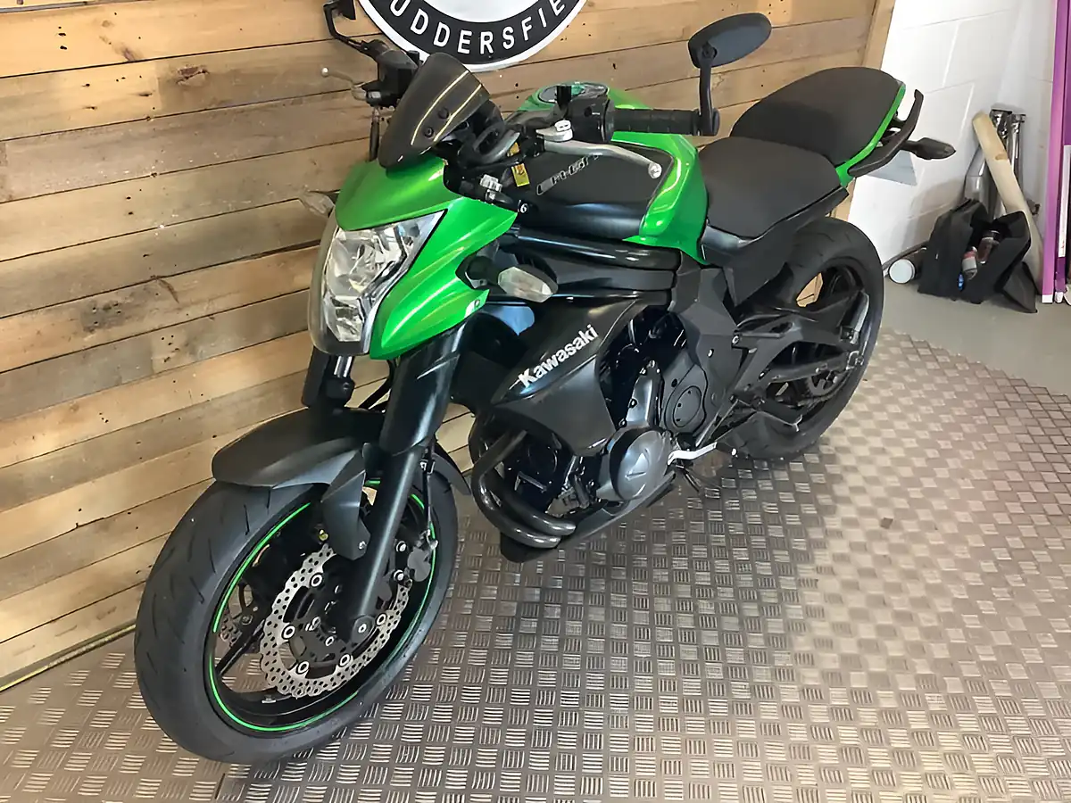 Used 2015 Kawasaki ER-6N Green - Interior and Exterior details 3