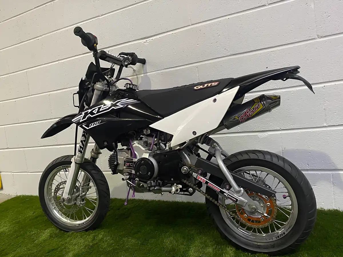 Used 2015 Kawasaki klx110 Competition Black - Interior and Exterior details 9