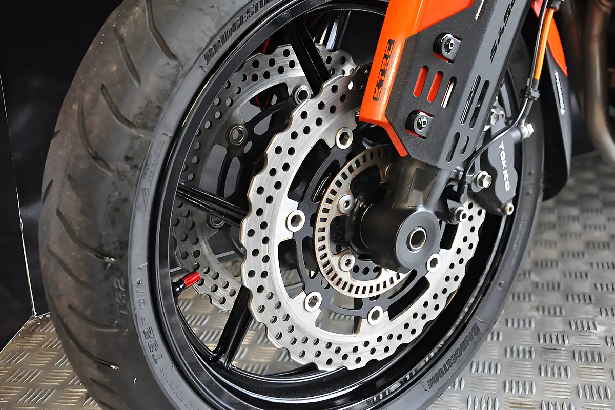 Used 2015 Kawasaki Versys 1000 Orange - Interior and Exterior details 11