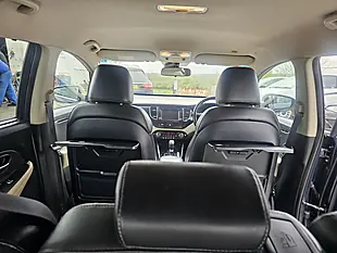 Used 2015 Kia Carens 3 Blue - Interior and Exterior details 12