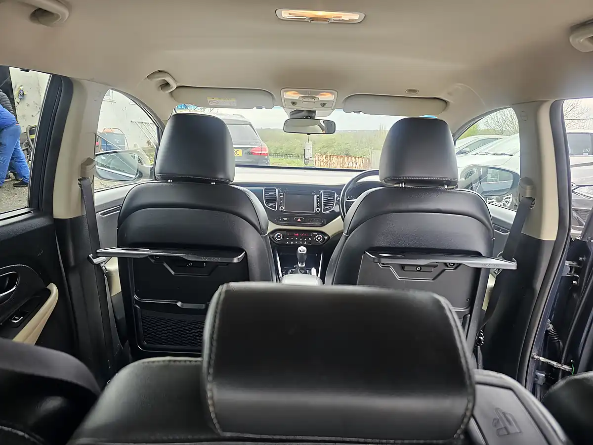 Used 2015 Kia Carens 3 Blue - Interior and Exterior details 12