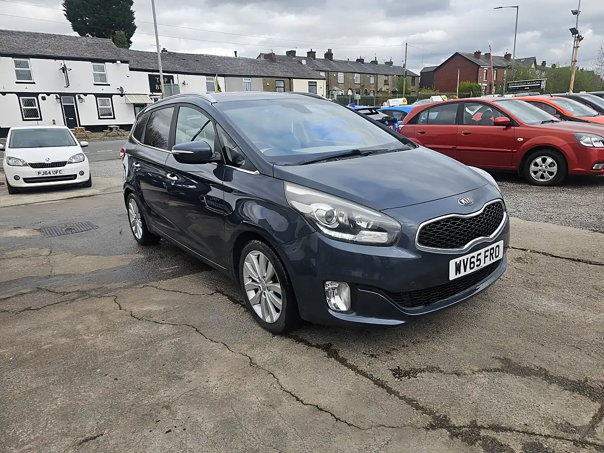 Used 2015 Kia Carens 3 Blue - Interior and Exterior details 2