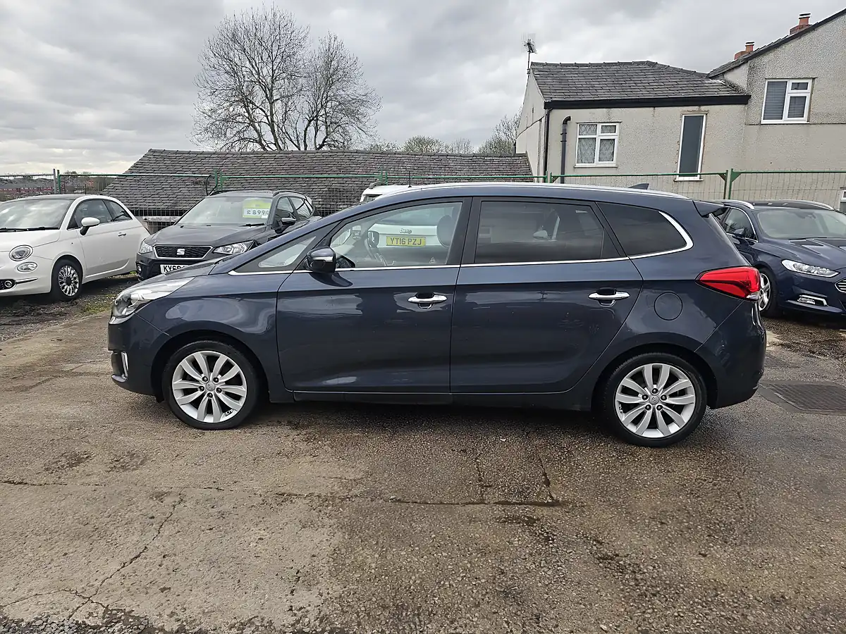Used 2015 Kia Carens 3 Blue - Interior and Exterior details 5