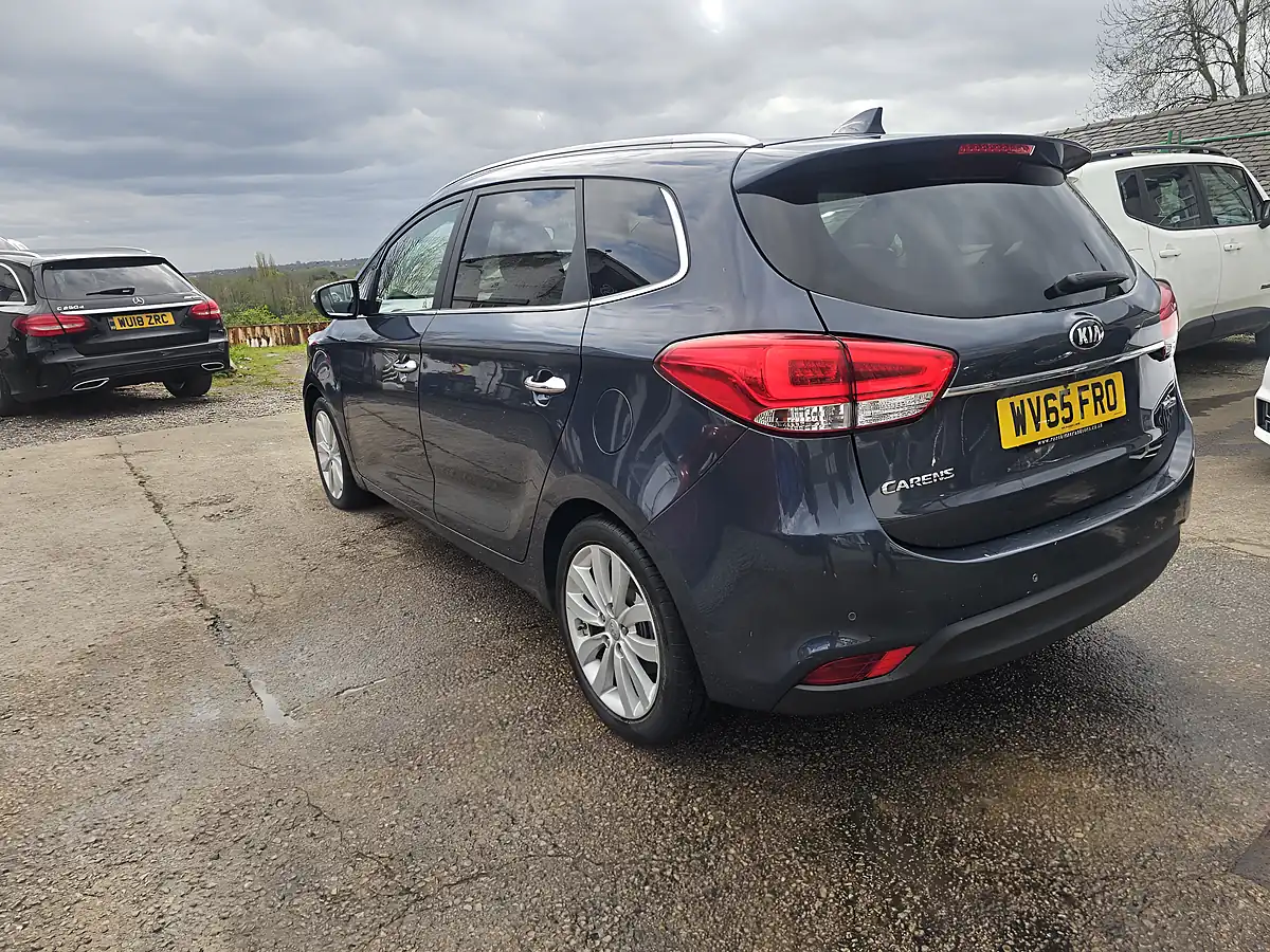 Used 2015 Kia Carens 3 Blue - Interior and Exterior details 8