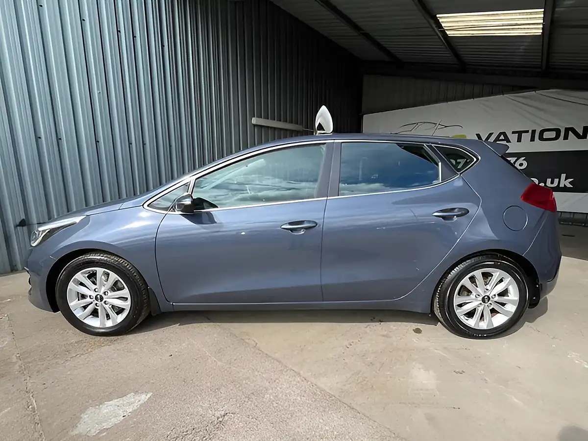 Used 2015 Kia Ceed 2 Blue - Interior and Exterior details 10