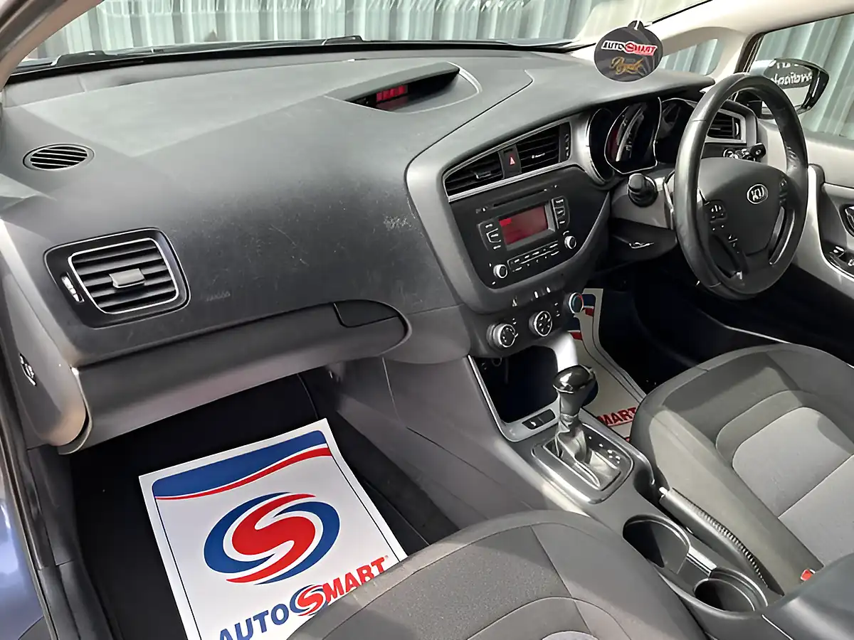 Used 2015 Kia Ceed 2 Blue - Interior and Exterior details 18