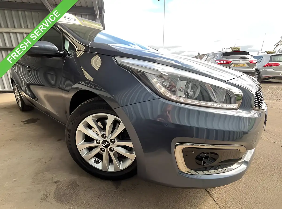 Used 2015 Kia Ceed 2 Blue - Interior and Exterior details 2