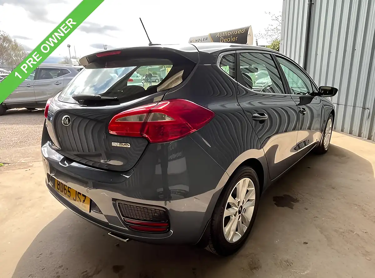 Used 2015 Kia Ceed 2 Blue - Interior and Exterior details 3