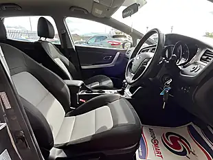 Used 2015 Kia Ceed 2 Blue - Interior and Exterior details 5