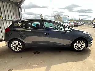 Used 2015 Kia Ceed 2 Blue - Interior and Exterior details 9