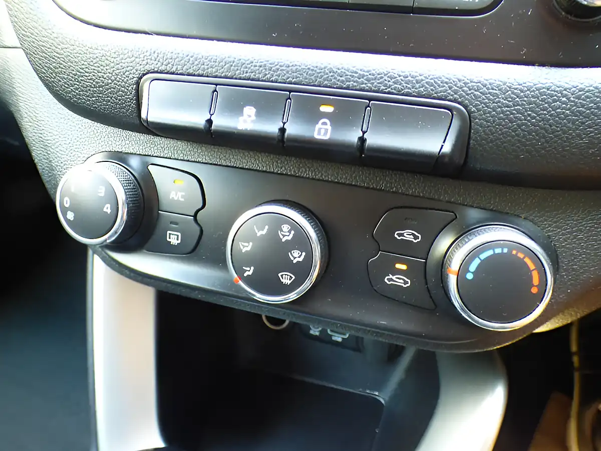 Used 2015 Kia Ceed 2 - Interior and Exterior details 5