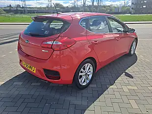 Used 2015 Kia Ceed 2 Red - Interior and Exterior details 3