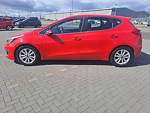 Used 2015 Kia Ceed 2 Red - Interior and Exterior details 4
