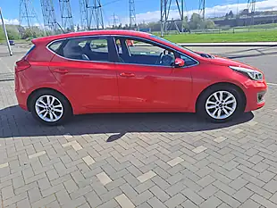 Used 2015 Kia Ceed 2 Red - Interior and Exterior details 7