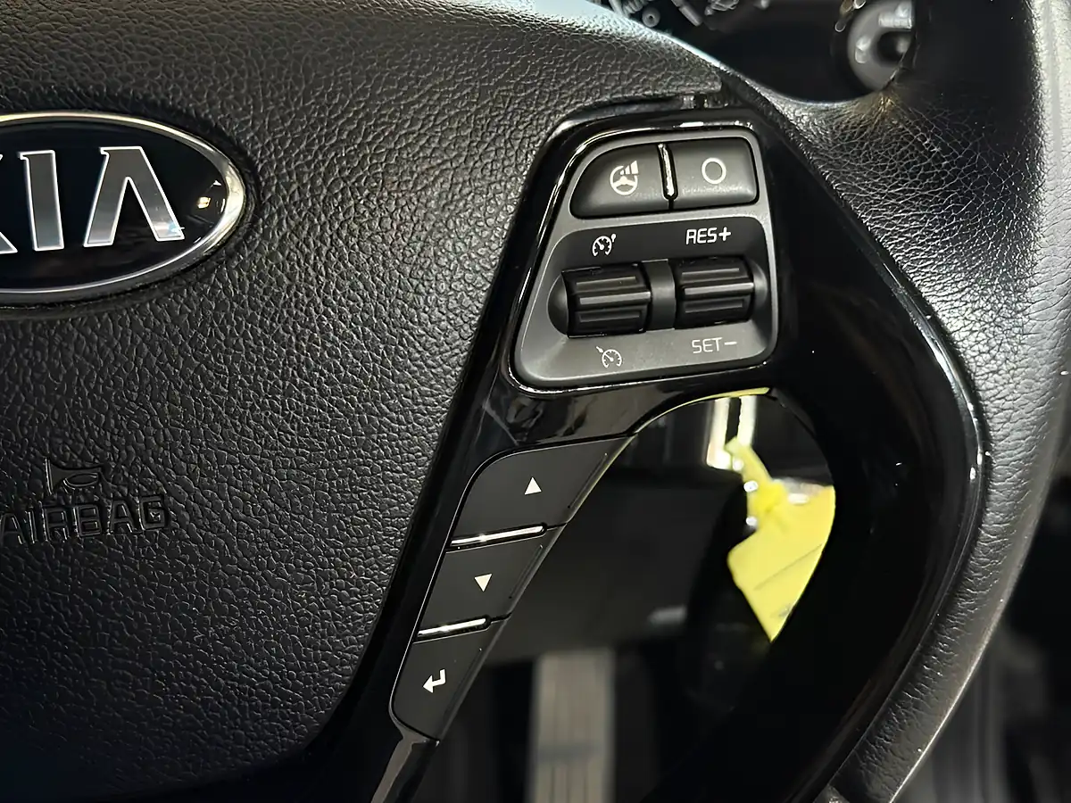 Used 2015 Kia Ceed 3 Black - Interior and Exterior details 10