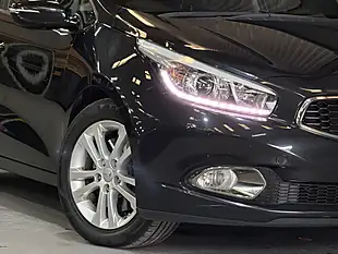 Used 2015 Kia Ceed 3 Black - Interior and Exterior details 11