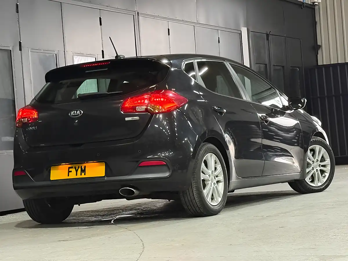 Used 2015 Kia Ceed 3 Black - Interior and Exterior details 19