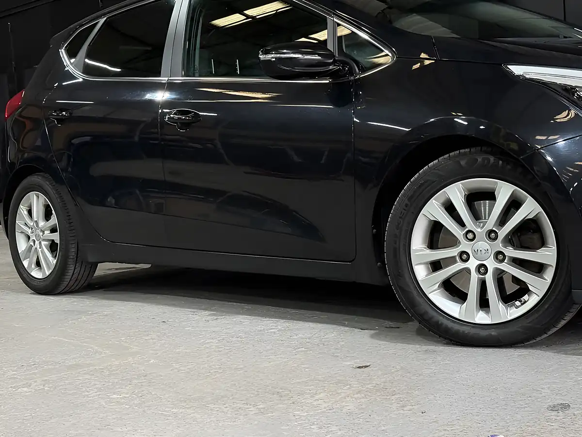 Used 2015 Kia Ceed 3 Black - Interior and Exterior details 20