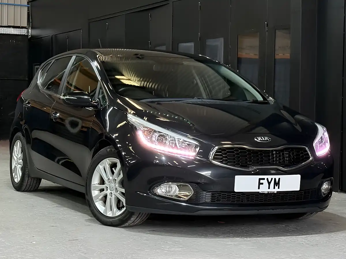 Used 2015 Kia Ceed 3 Black - Interior and Exterior details 3