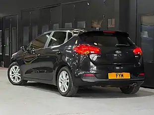 Used 2015 Kia Ceed 3 Black - Interior and Exterior details 5