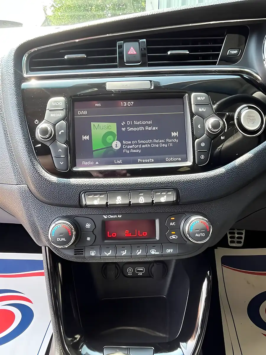 Used 2015 Kia Ceed 4 Black - Interior and Exterior details 15