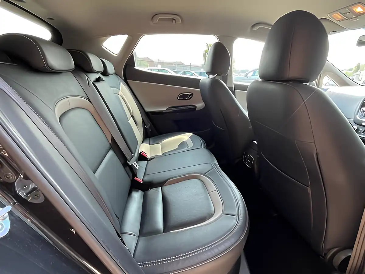 Used 2015 Kia Ceed 4 Black - Interior and Exterior details 16