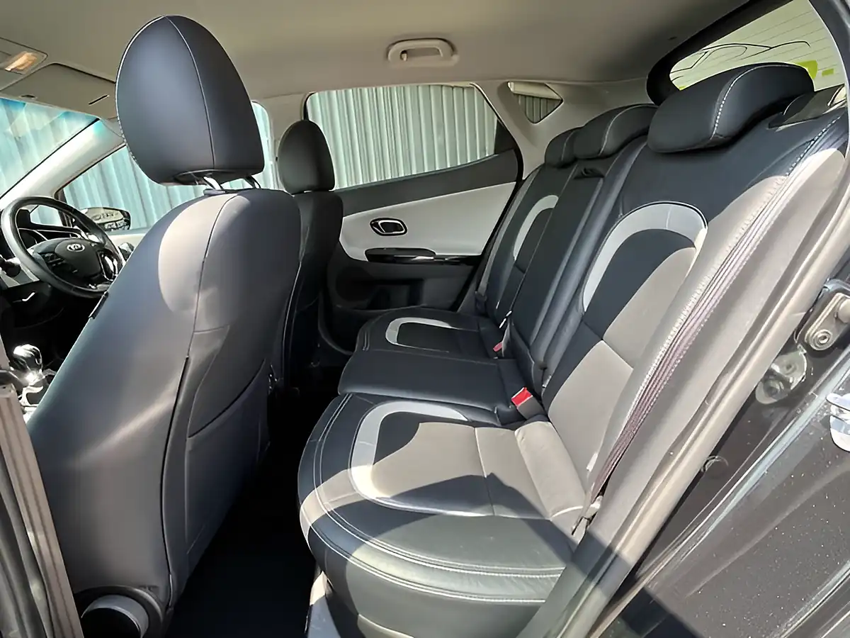 Used 2015 Kia Ceed 4 Black - Interior and Exterior details 17