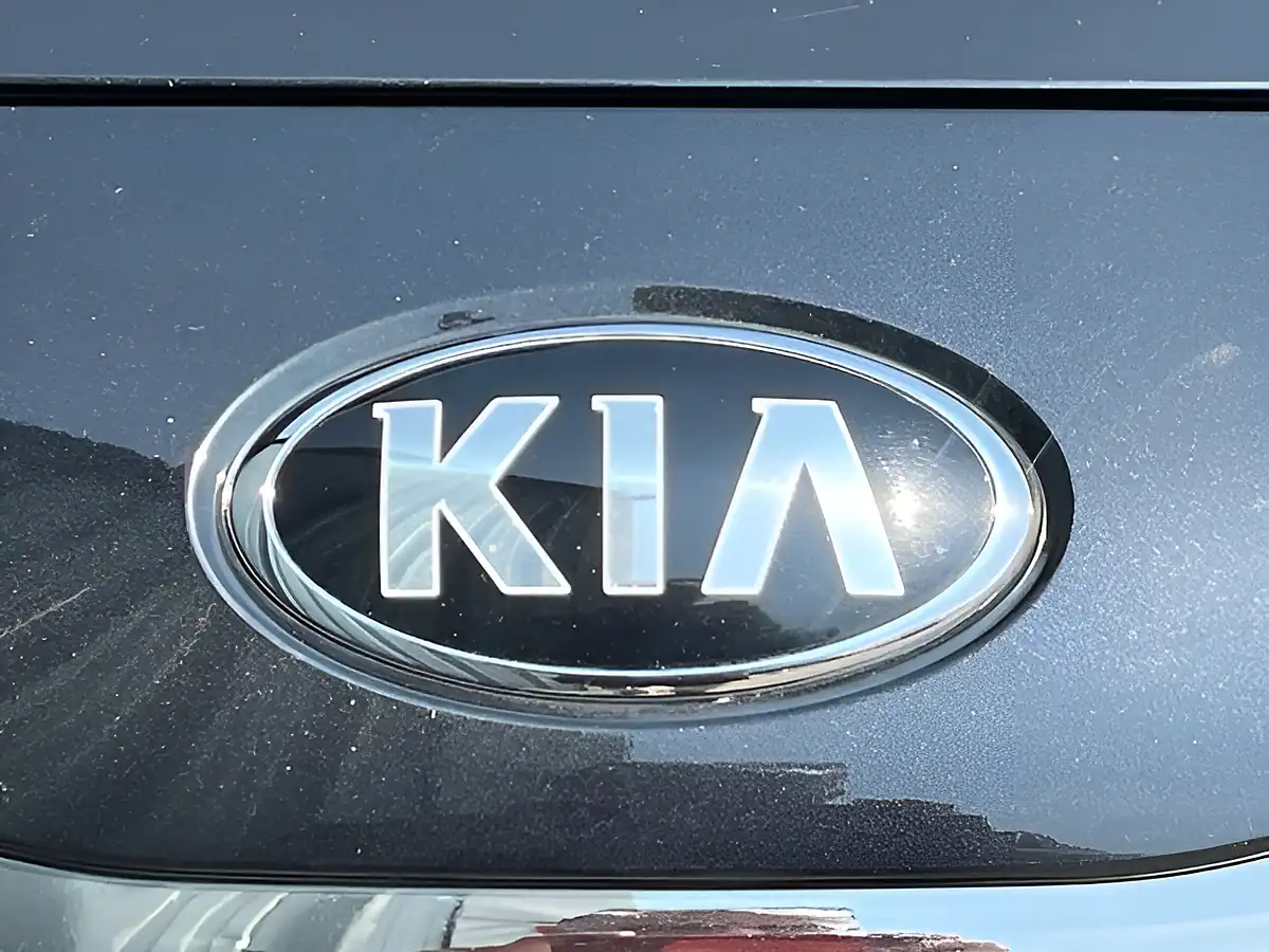 Used 2015 Kia Ceed 4 Black - Interior and Exterior details 9