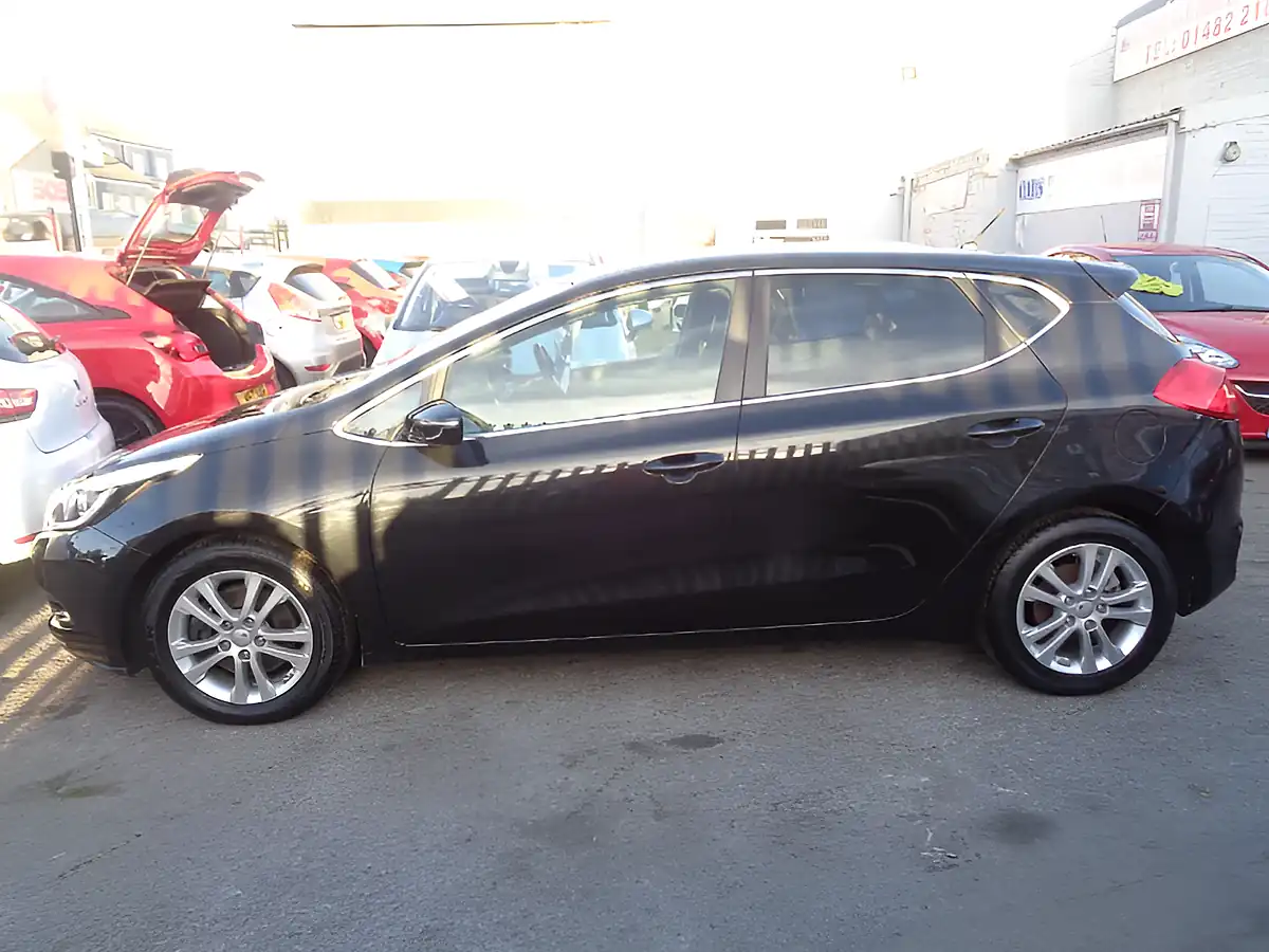 Used 2015 Kia Ceed Ecodynamics 2 Black - Interior and Exterior details 17