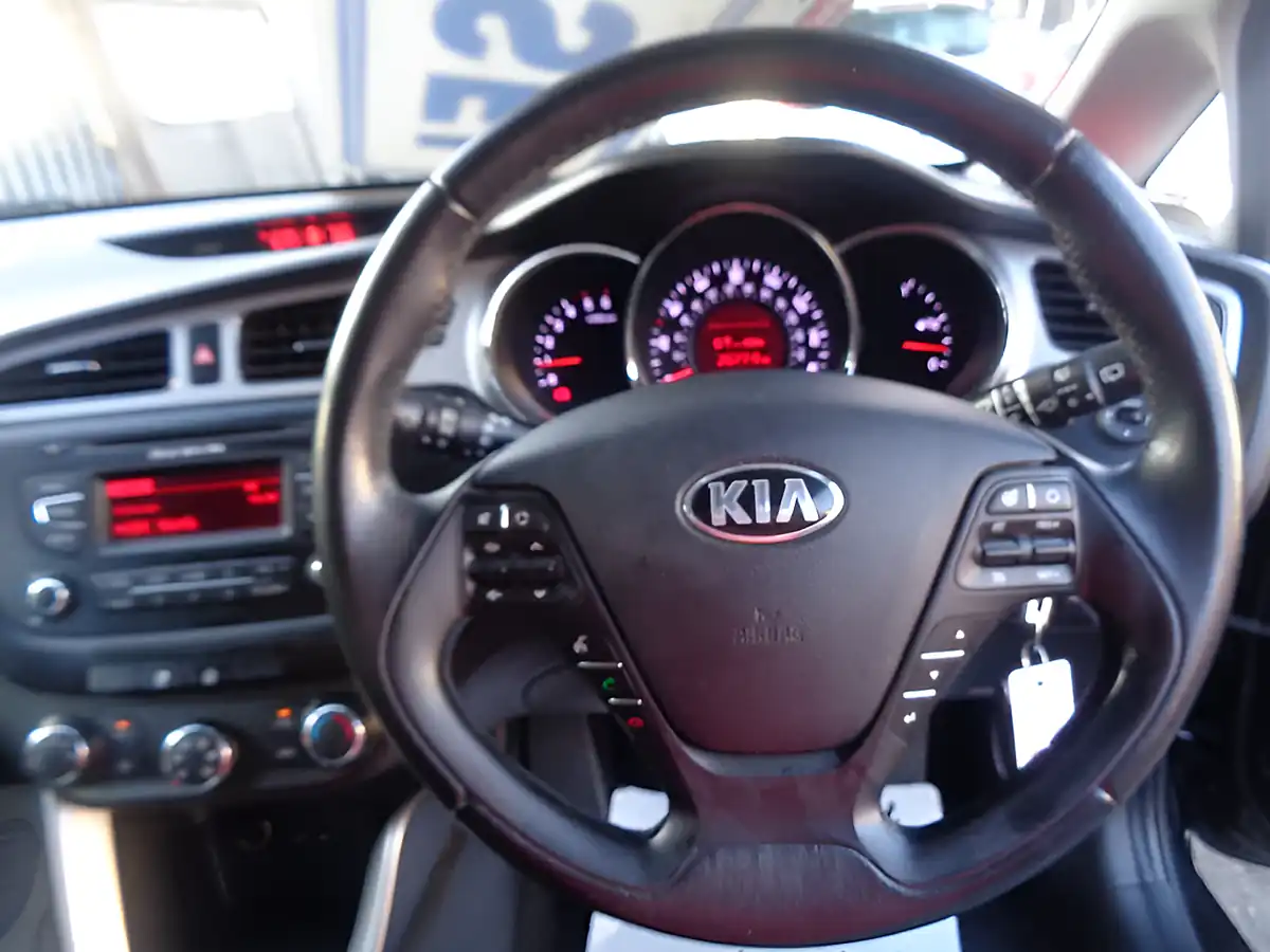 Used 2015 Kia Ceed Ecodynamics 2 Black - Interior and Exterior details 7