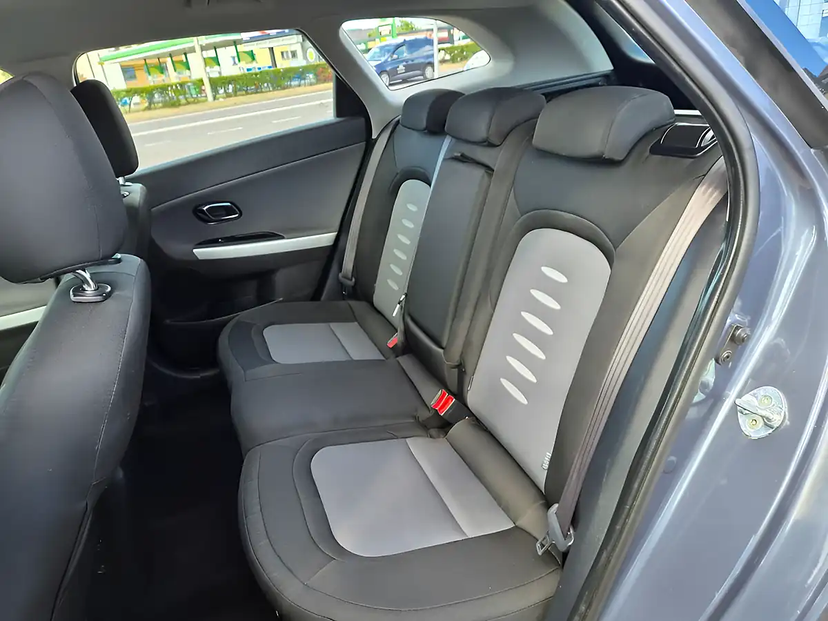 Used 2015 Kia Ceed Ecodynamics 2 Blue - Interior and Exterior details 15
