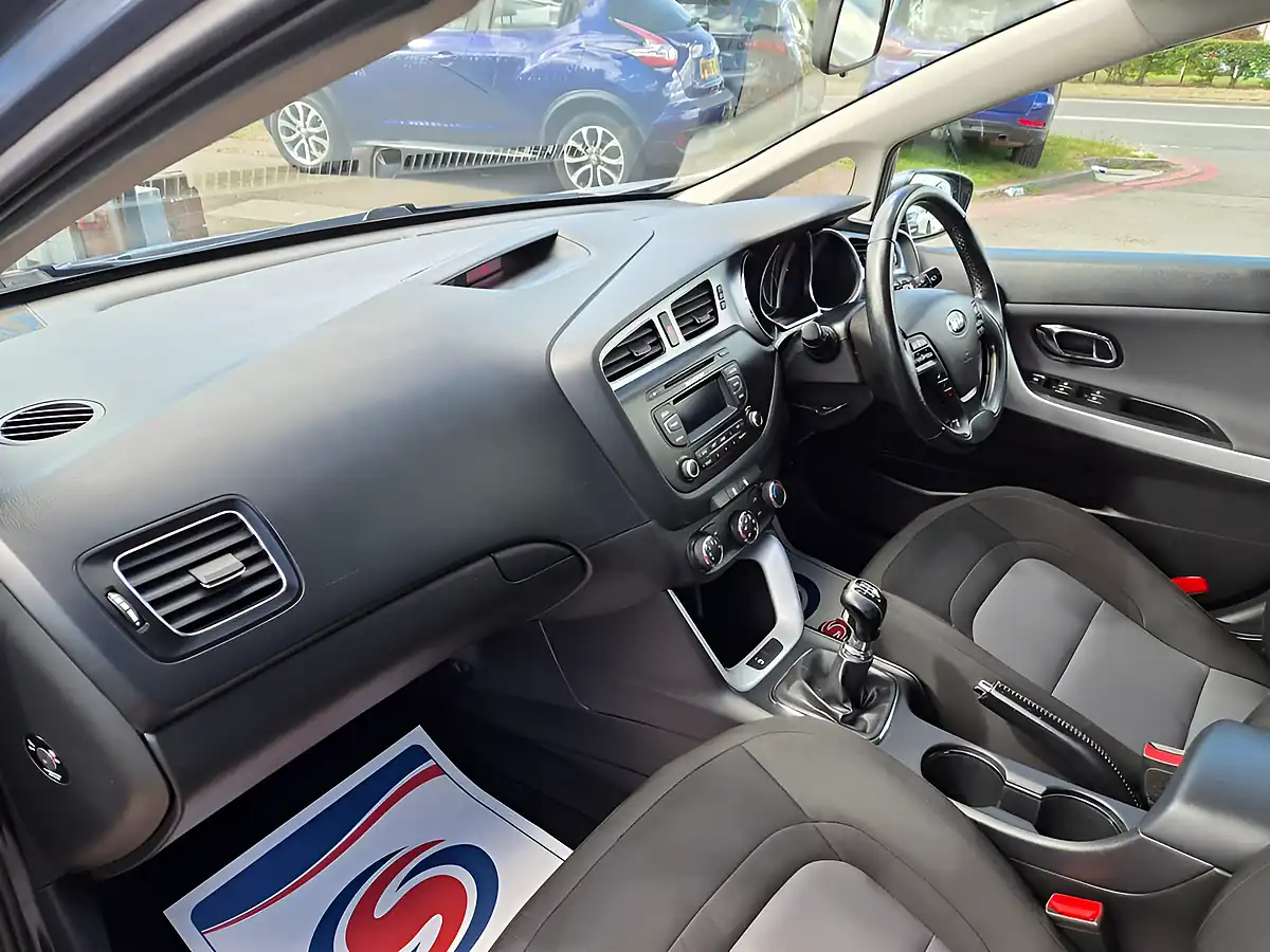 Used 2015 Kia Ceed Ecodynamics 2 Blue - Interior and Exterior details 17