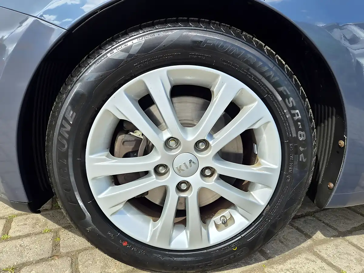 Used 2015 Kia Ceed Ecodynamics 2 Blue - Interior and Exterior details 19