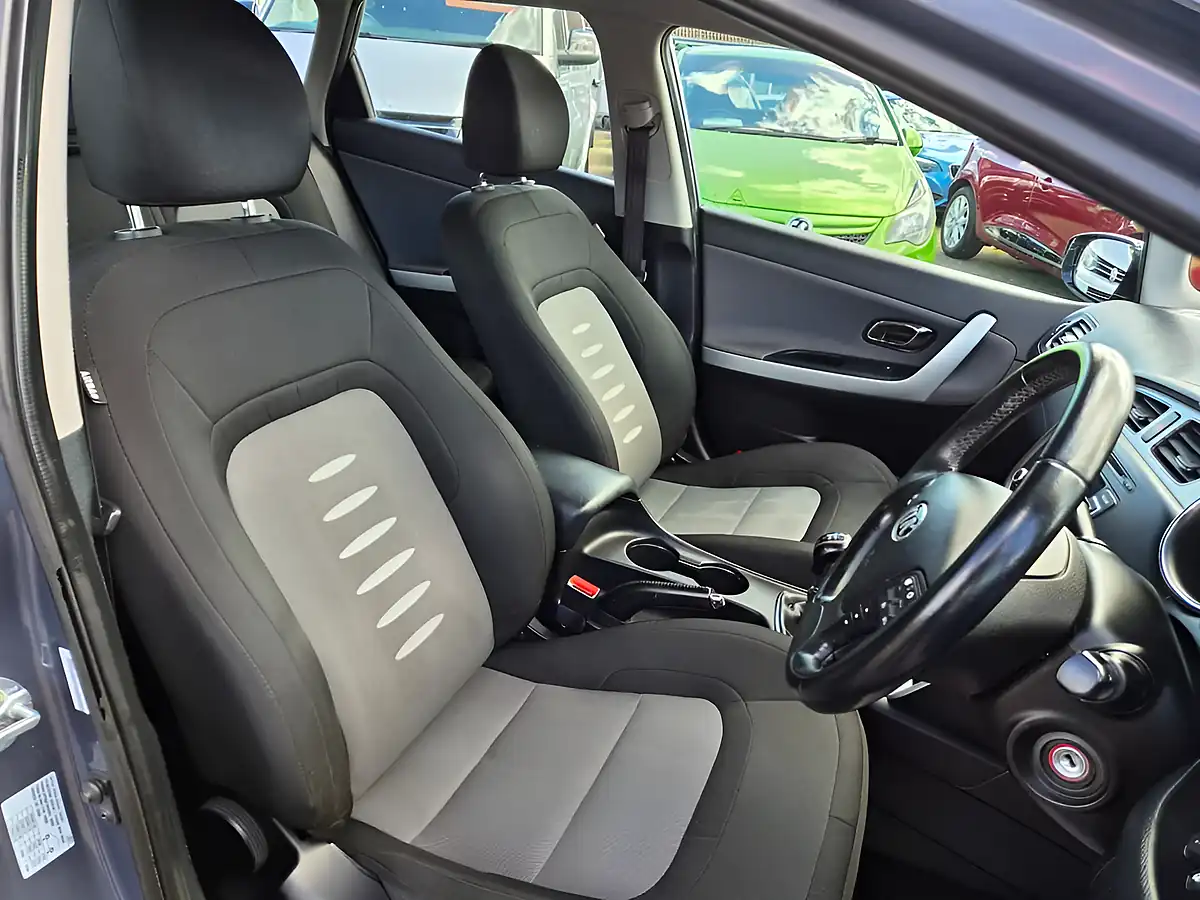 Used 2015 Kia Ceed Ecodynamics 2 Blue - Interior and Exterior details 7