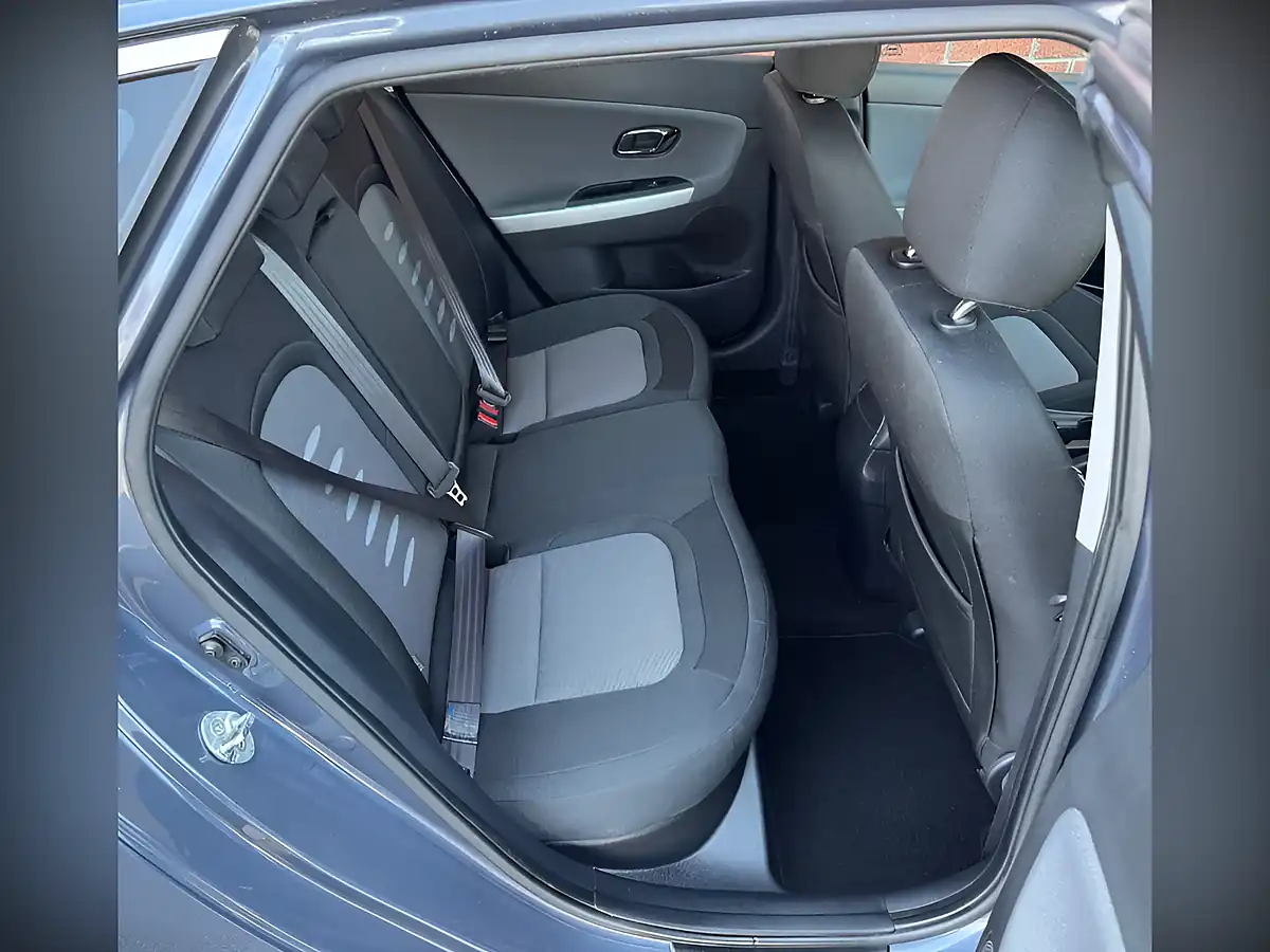 Used 2015 Kia Ceed Ecodynamics 2 Blue - Interior and Exterior details 16