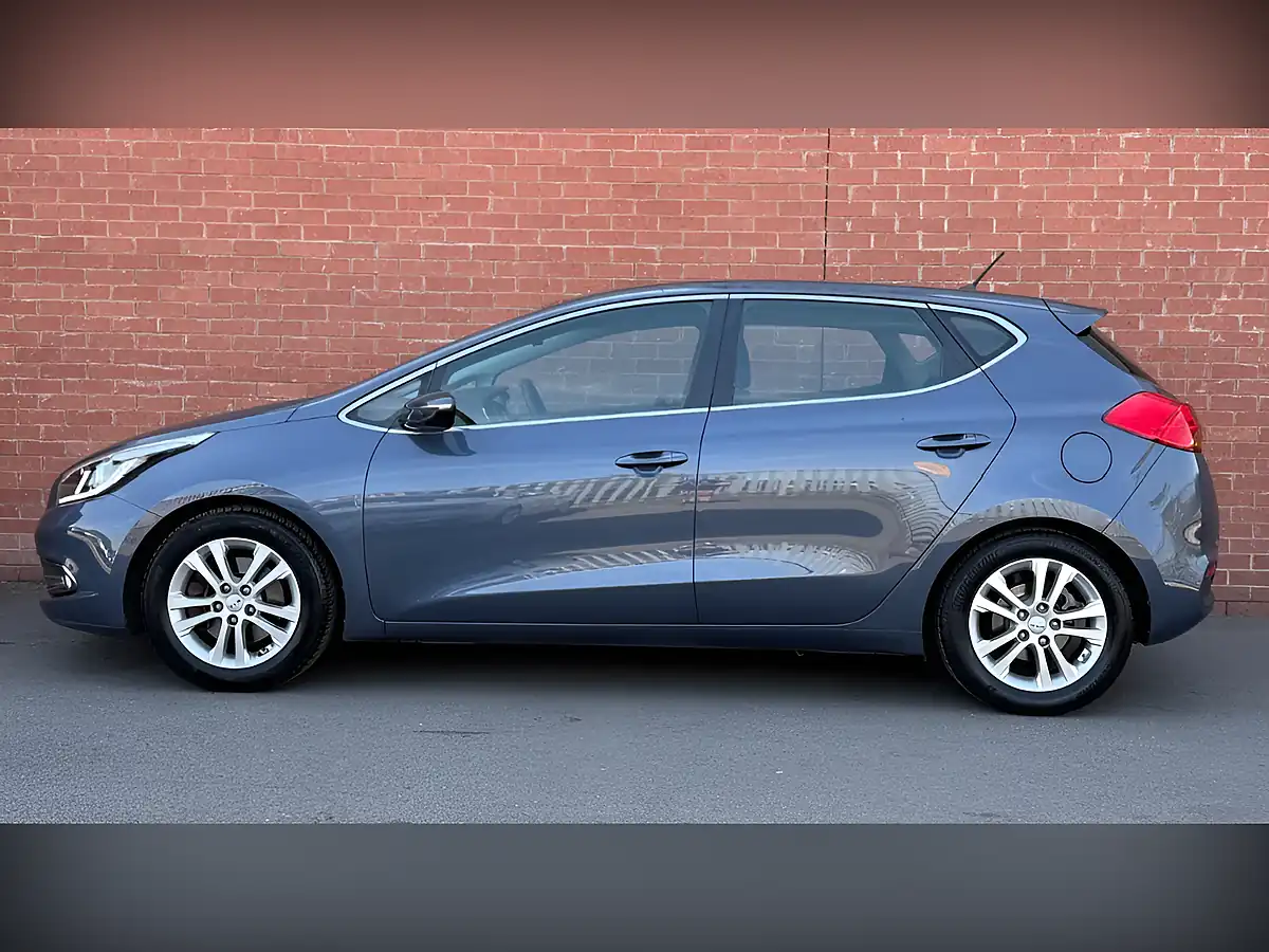 Used 2015 Kia Ceed Ecodynamics 2 Blue - Interior and Exterior details 6