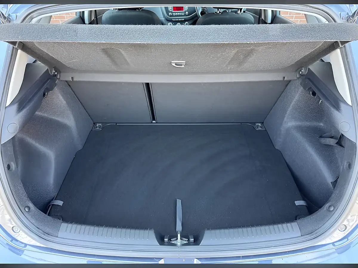 Used 2015 Kia Ceed Ecodynamics 2 Blue - Interior and Exterior details 9
